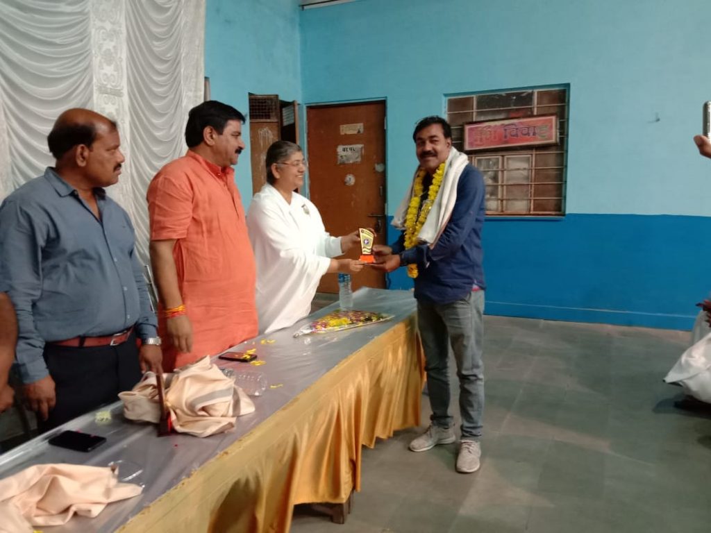 झालावाड़ में व्यापार समिति द्वारा मीना दीदी का सम्मान